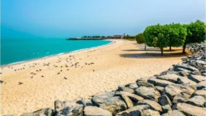 Hidden gems in Kuwait include quiet, lesser-known beaches, old traditional souqs, small local cafeterias with exceptional food, peaceful walking spots, and cultural centers that many people pass by without visiting.