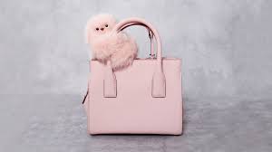 Mirumi is a cute bag-hugging robot designed to react shyly to its surroundings. Learn why this Japanese robot accessory is trending worldwide. 