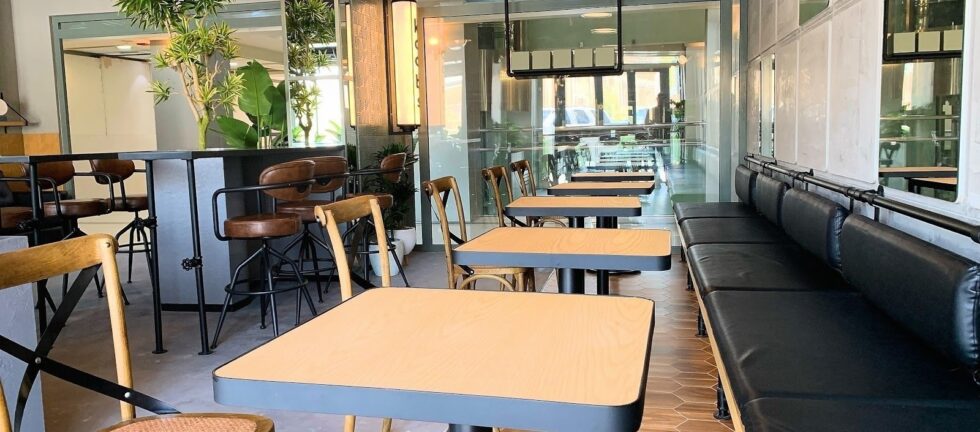 A complete guide to freelance work in Kuwait, including the best websites, practical steps, and tips to get your first freelance job successfully.